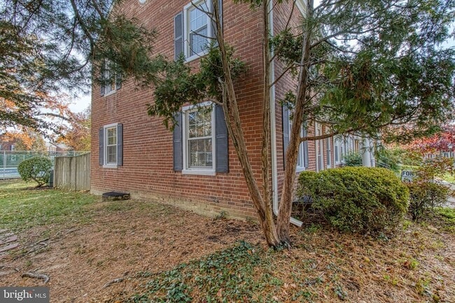 Building Photo - 4638 30th Rd S