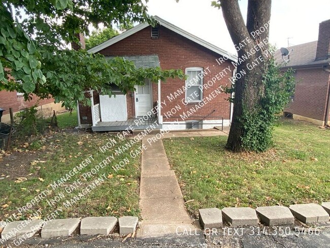 Building Photo - 1711 Yale-