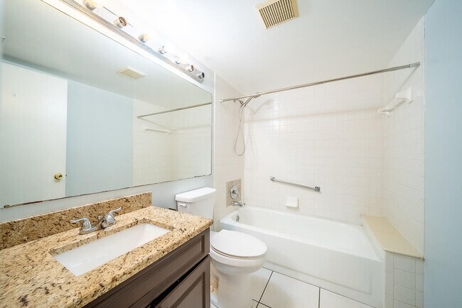 Building Photo - 202 Foxtail Dr