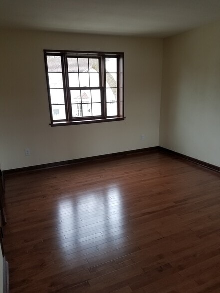 Building Photo - 5920 Dendron Ln