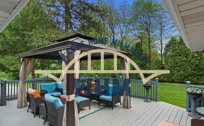 Building Photo - 17505 Royalcrest Dr