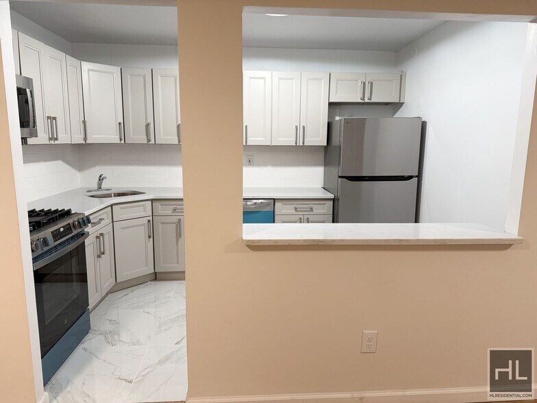 Building Photo - 72 DRIVE