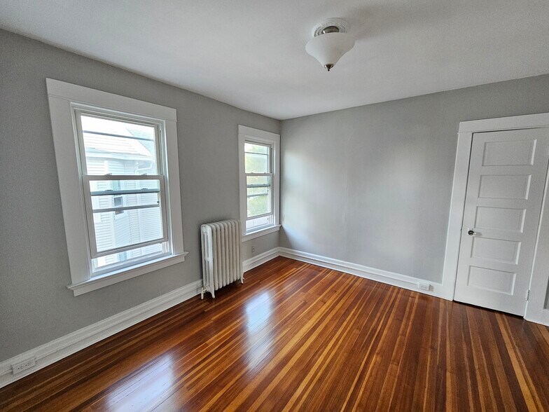 Building Photo - 217 S Whittlesey Ave