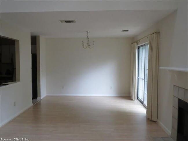 Building Photo - 105 The Mews