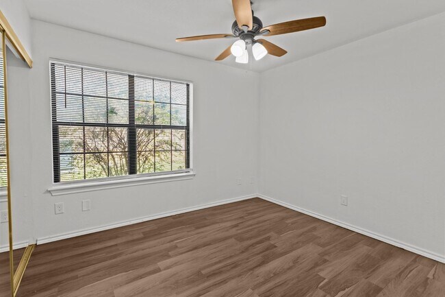 Building Photo - 6505 Towne Park Dr