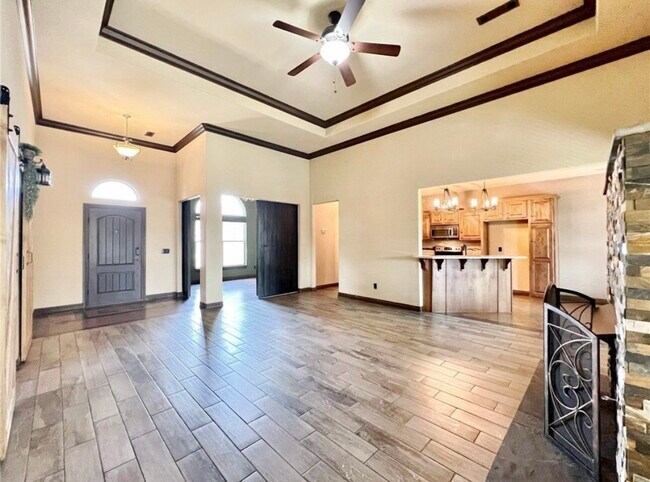 Building Photo - 11890 Club House Pkwy