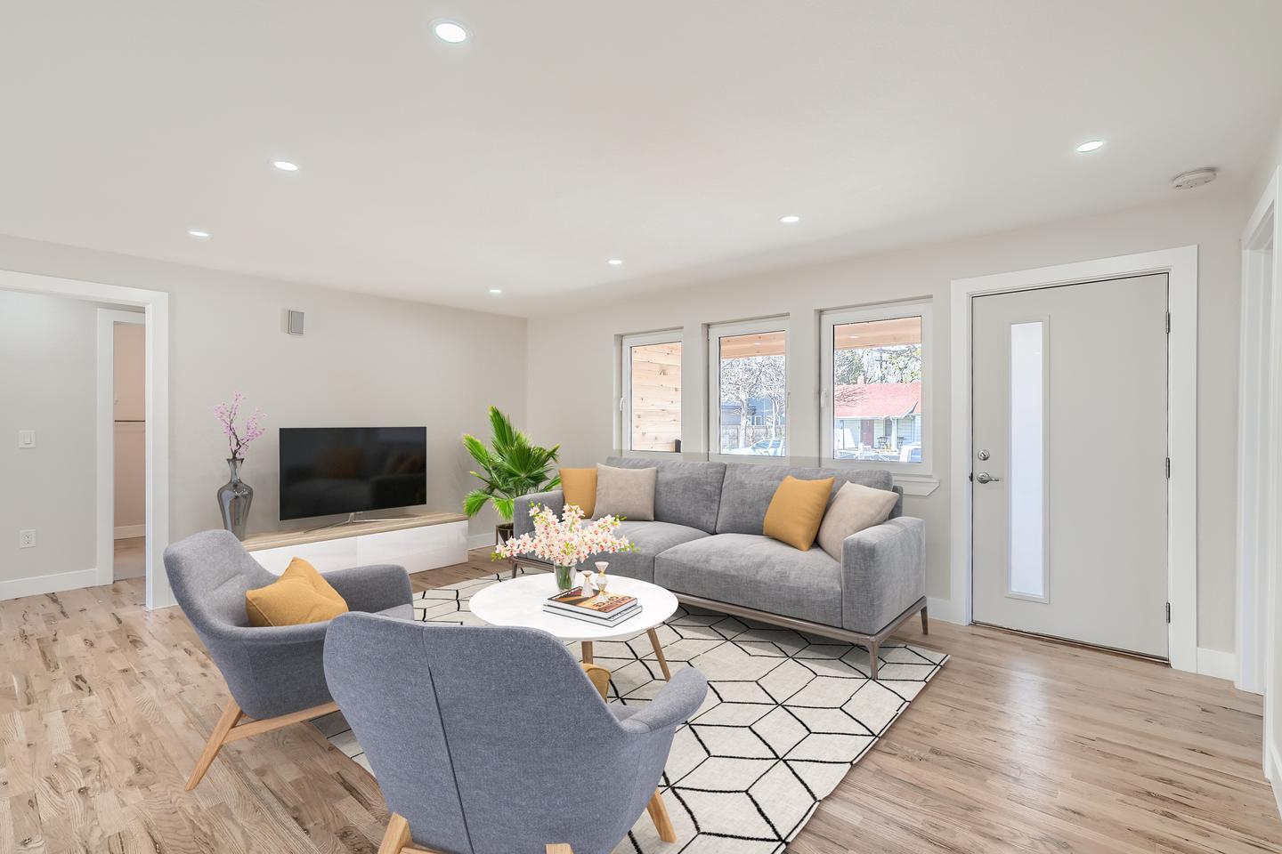 Building Photo - Striking Columbia Heights home near Berkeley Lake Park
