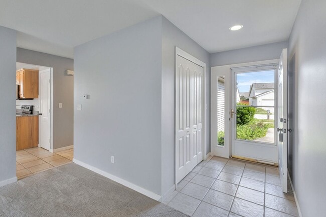 Building Photo - Turnberry Ridge – 3 Bedroom, 2.5 Bath Zero-Lot Home with 2-Car Garage