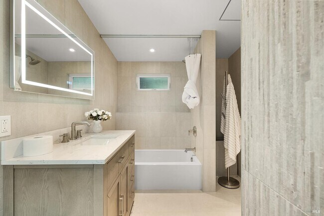 Building Photo - 1244 N Fitch Mountain Rd