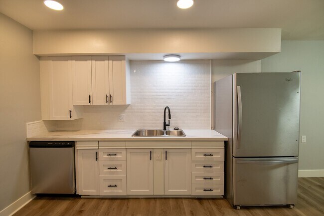 Building Photo - VPM2949D-3
