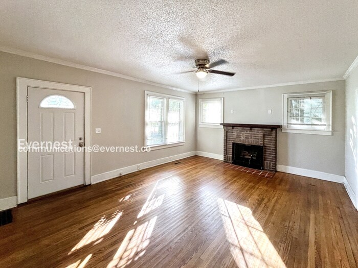 Building Photo - 2516 Duncan Ave