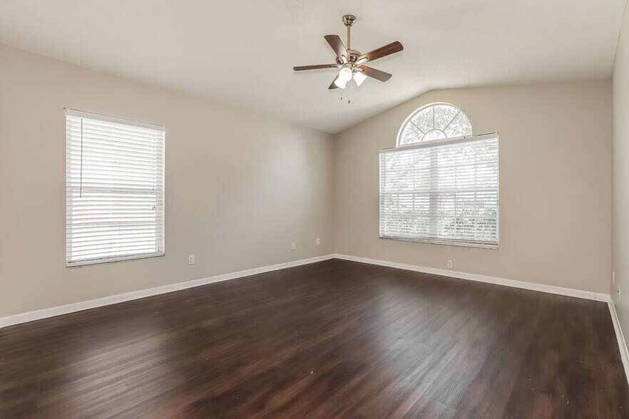 Building Photo - 1521 Vernon Ct