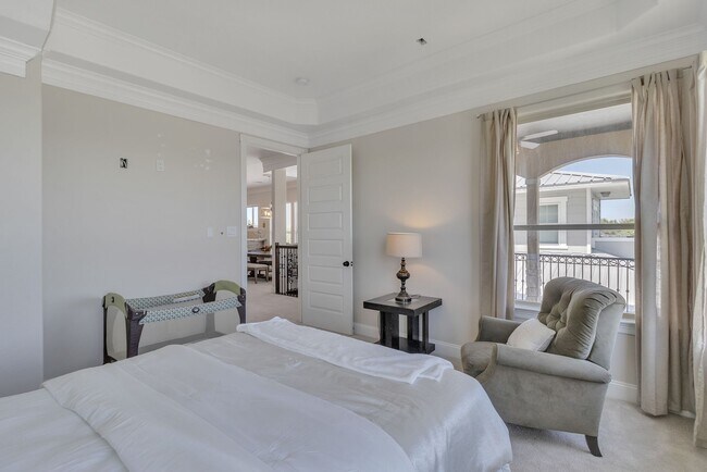 Building Photo - 615 29th St