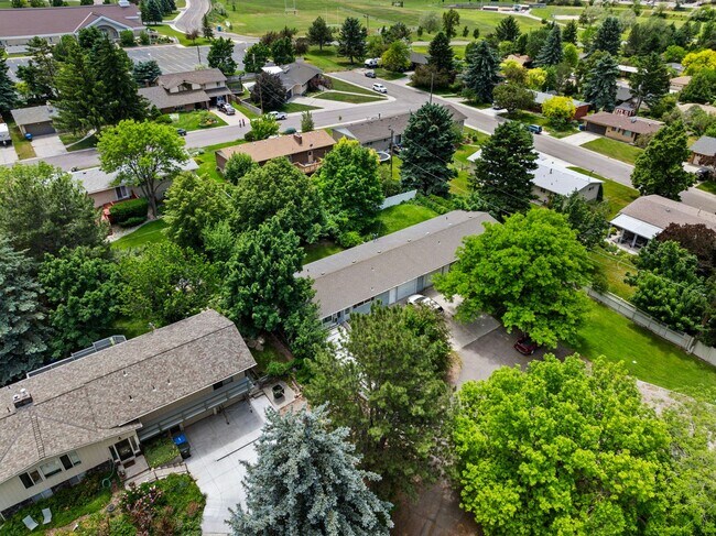 Building Photo - Rice St (17/19)