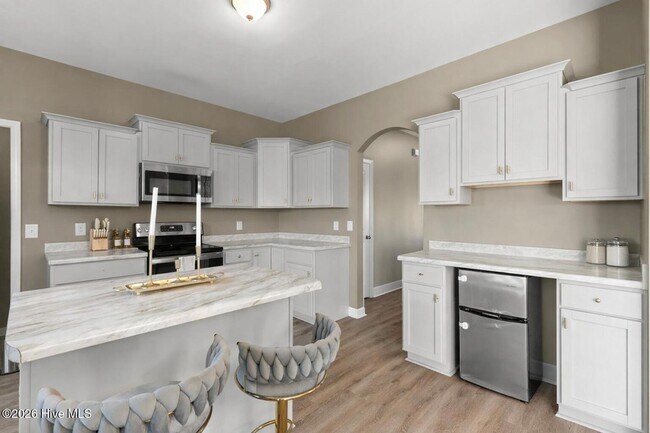 Building Photo - 709 W Warner Ct