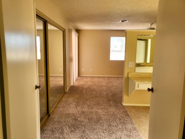 Building Photo - HOME IN ACTIVE ADULT COMMUNITY!!!