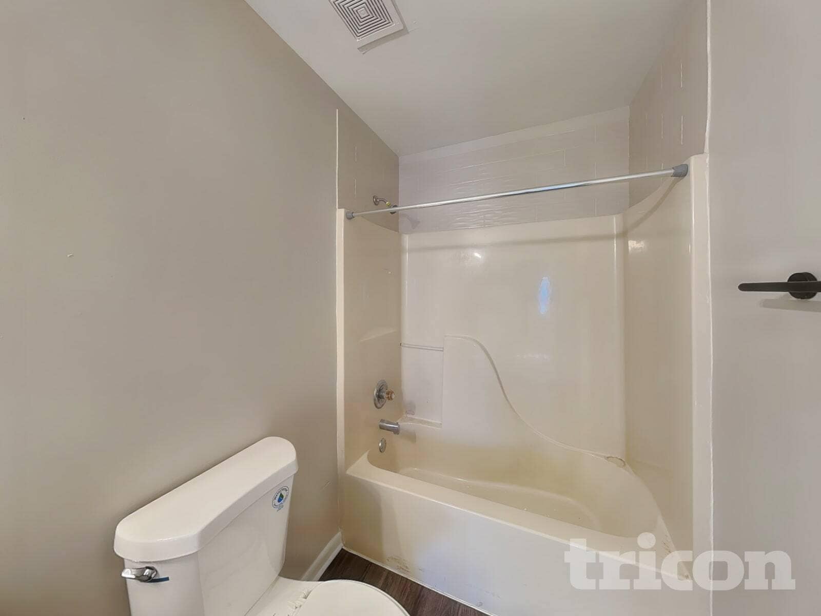 Building Photo - 2005 Alpine Way