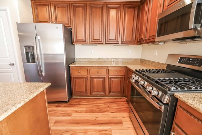 Building Photo - 3 BEDROOM HOME IN HENDERSON!