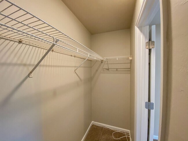 Building Photo - 2416 Manzanita Ct