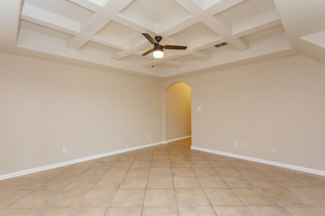 Building Photo - 3 bedroom Townhome in NW side for Rent! 50% off first months rent: November 2023 Special!