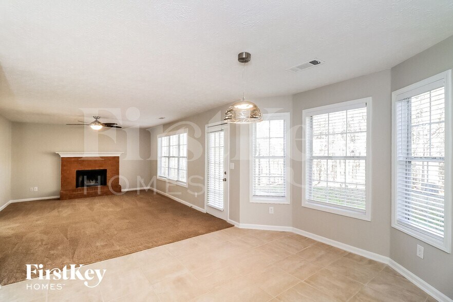 Building Photo - 640 Alcovy Springs Dr SE