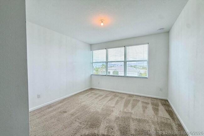 Building Photo - 10710 Hensley St