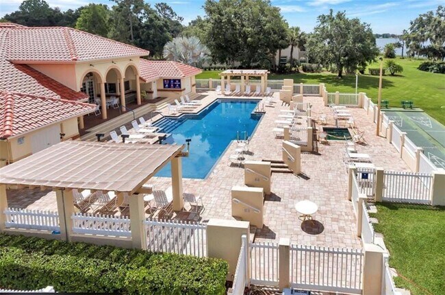 Building Photo - 8401 Waterview Way