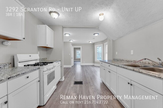 Building Photo - 3292 Scranton Rd UP, Cleveland - Spacious ...