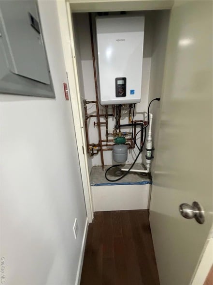 Building Photo - 609 Ovington Ave