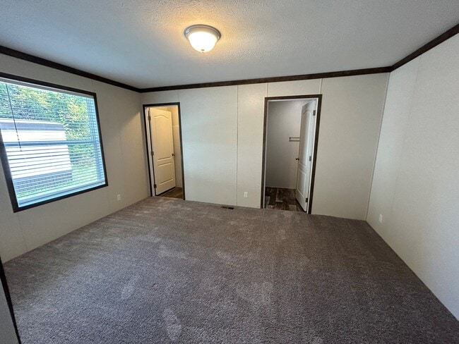 Building Photo - 175 Birch