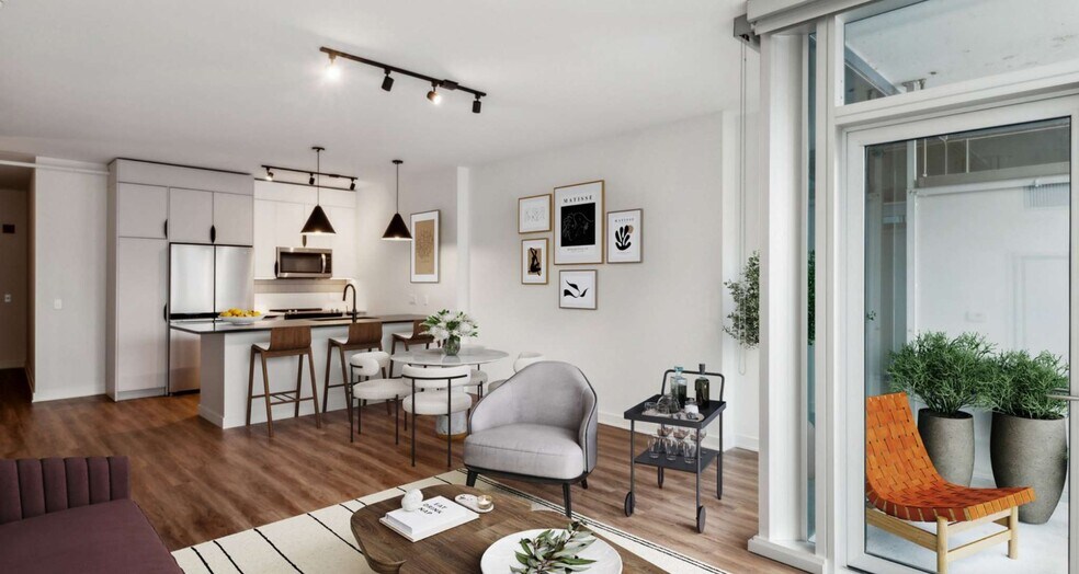 Building Photo - 345 N La Salle Dr