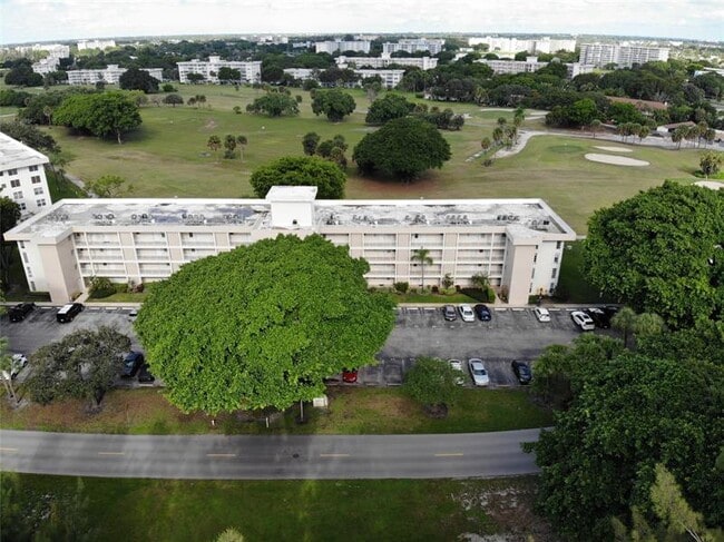 Building Photo - 2601 S Course Dr