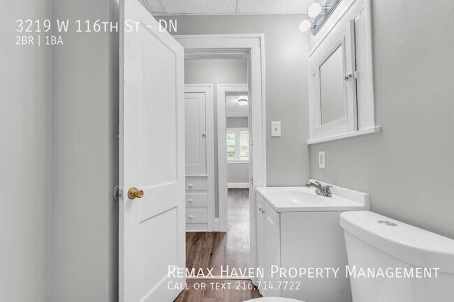 Building Photo - 3219 W 116th St