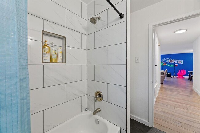 Building Photo - 201 Fairlane Dr