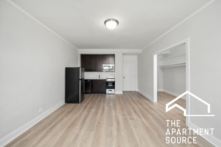 Building Photo - 2779 N Milwaukee Ave