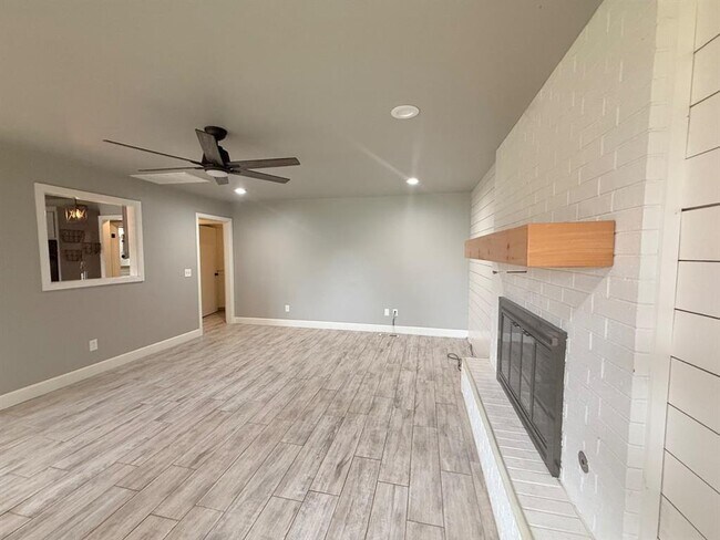 Building Photo - 405 Partridge Ln