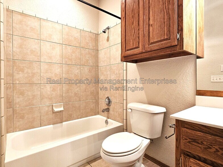 Building Photo - 4709 Castle Bay Cove
