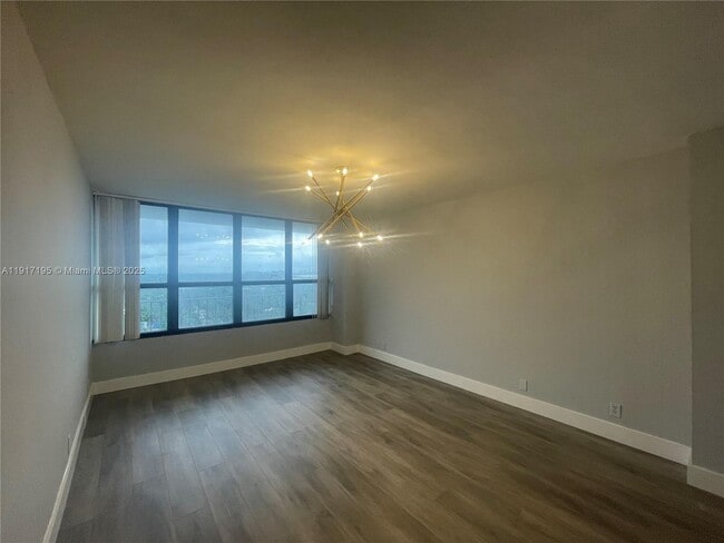 Building Photo - 780 NE 69th St