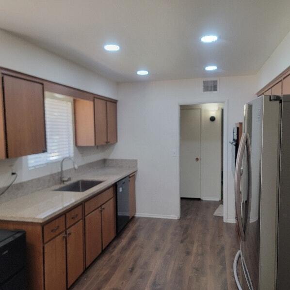 Building Photo - 28894 Portsmouth Dr