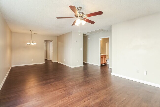 Building Photo - 1069 Park Meadow Dr