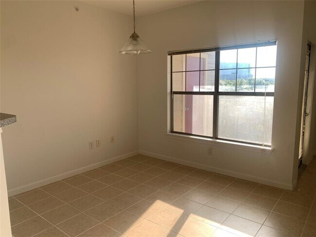 Building Photo - 2320 Gracy Farms Ln