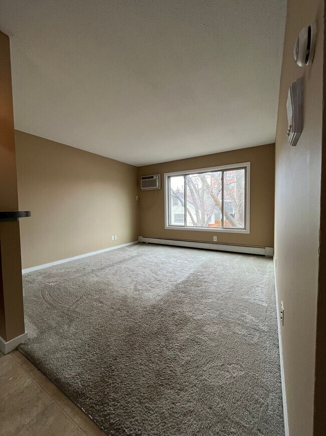 Building Photo - 3729 Snelling Ave