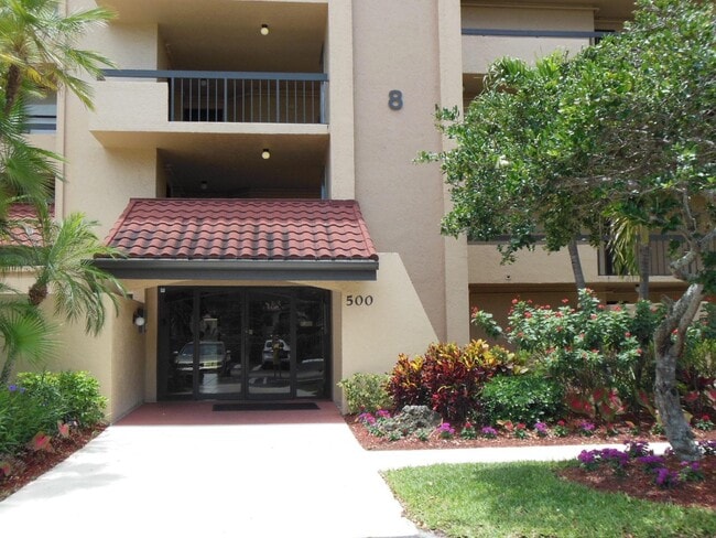 Building Photo - 500 Egret Cir