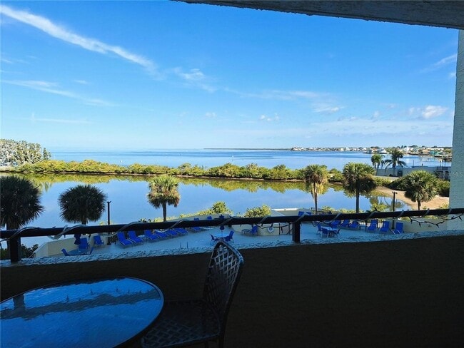 Building Photo - 6009 Sea Ranch Dr