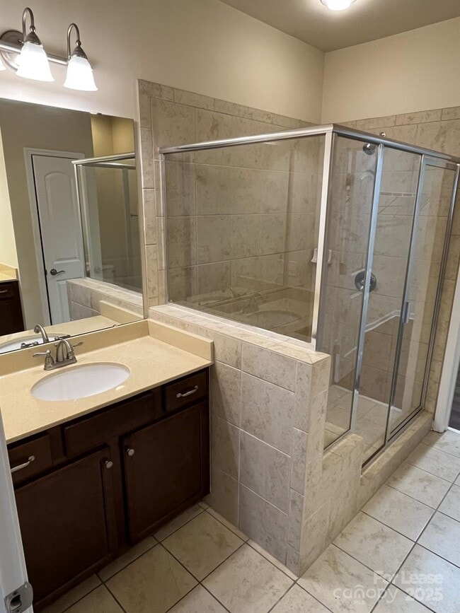 Building Photo - 2207 Eversham Dr NW