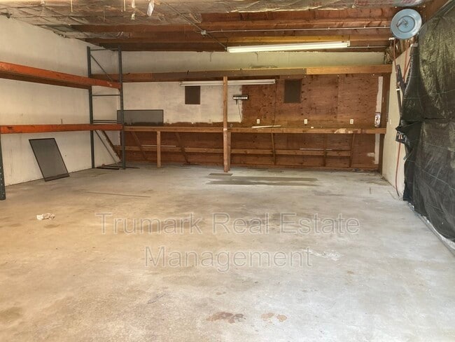 Building Photo - 1887 Monte Vista St