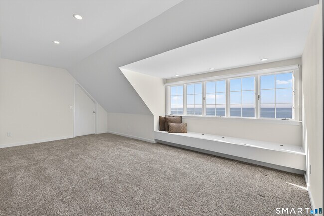 Building Photo - 39 Vineyard Pl