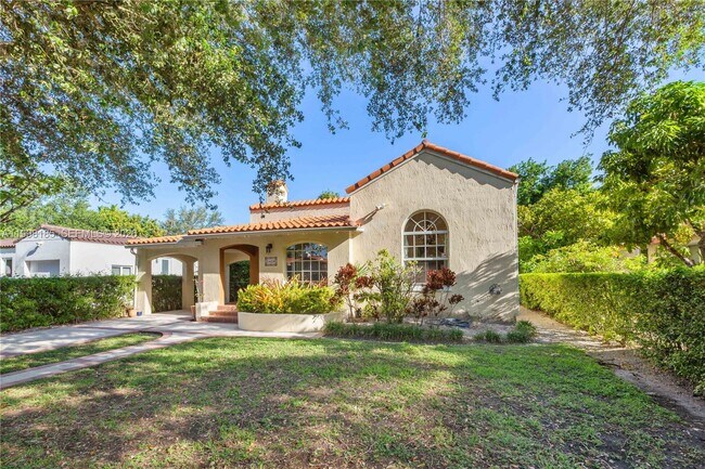 Building Photo - 1428 Medina Ave