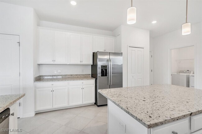 Building Photo - 3350 Antilla Ct