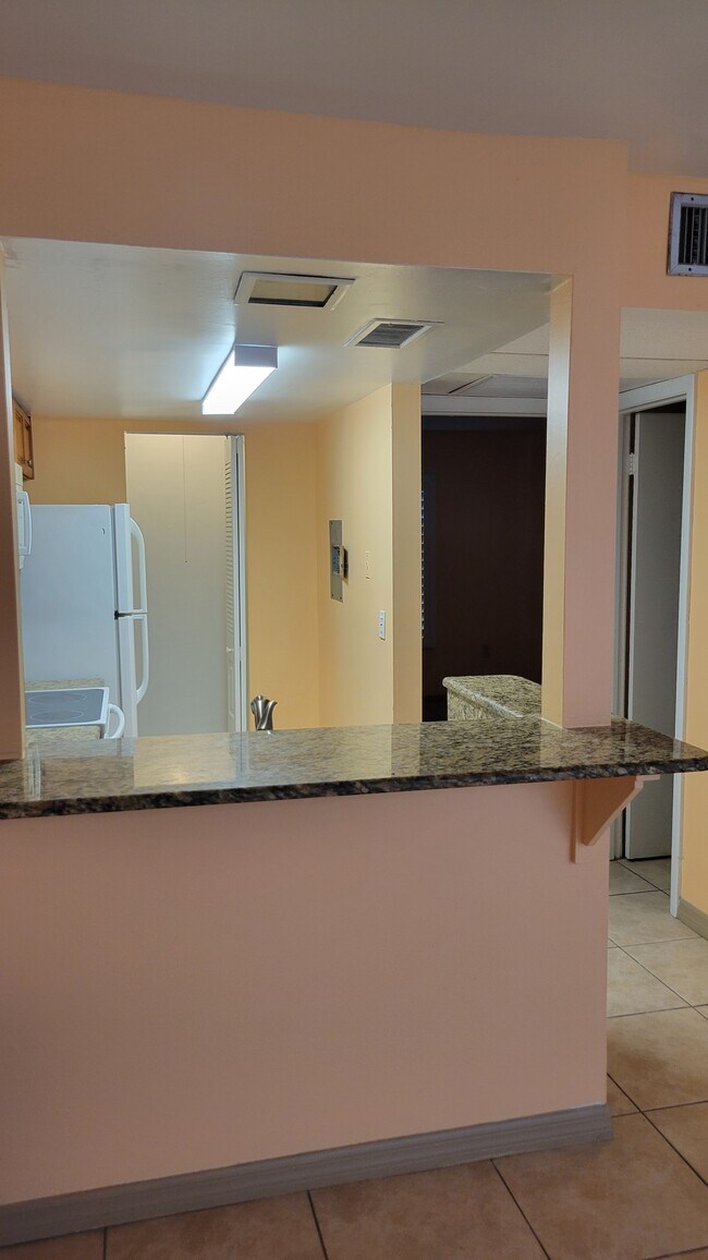 Building Photo - 8628 Tahoe Ct